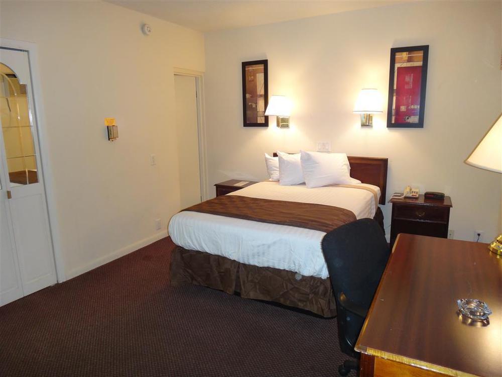 Days Inn Lexington Park Rom bilde