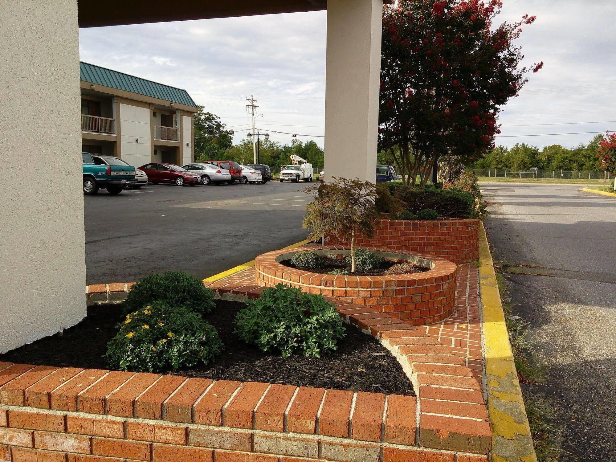 Days Inn Lexington Park Eksteriør bilde