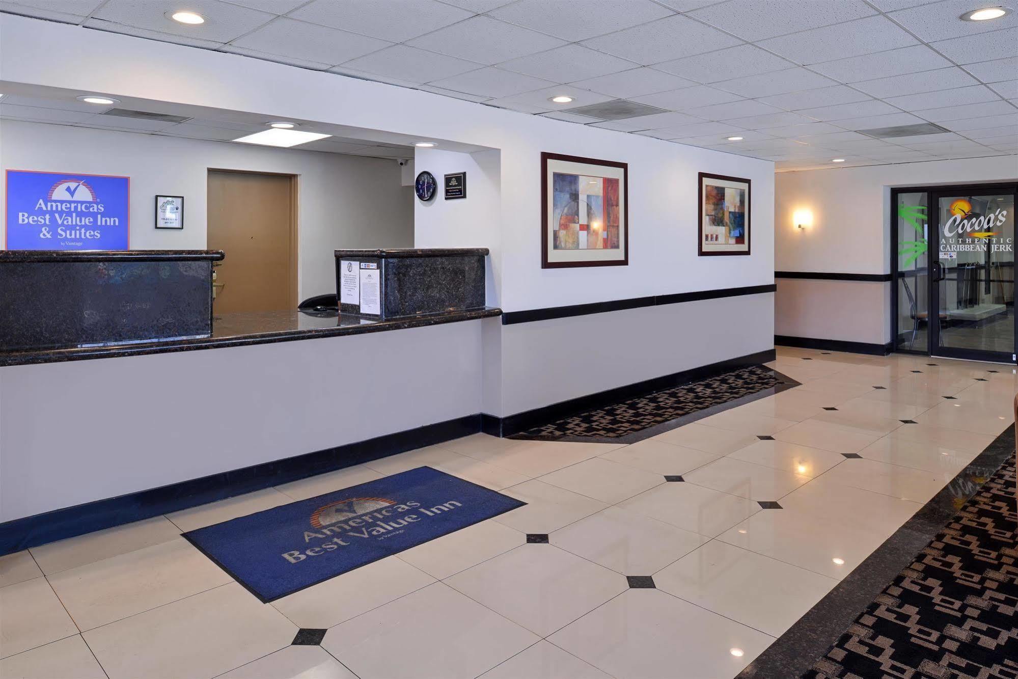 Days Inn Lexington Park Eksteriør bilde