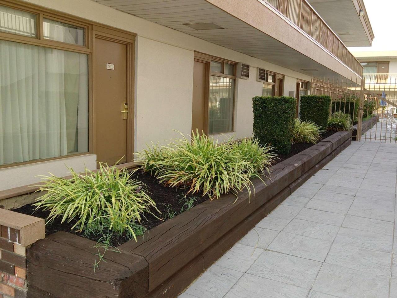 Days Inn Lexington Park Eksteriør bilde