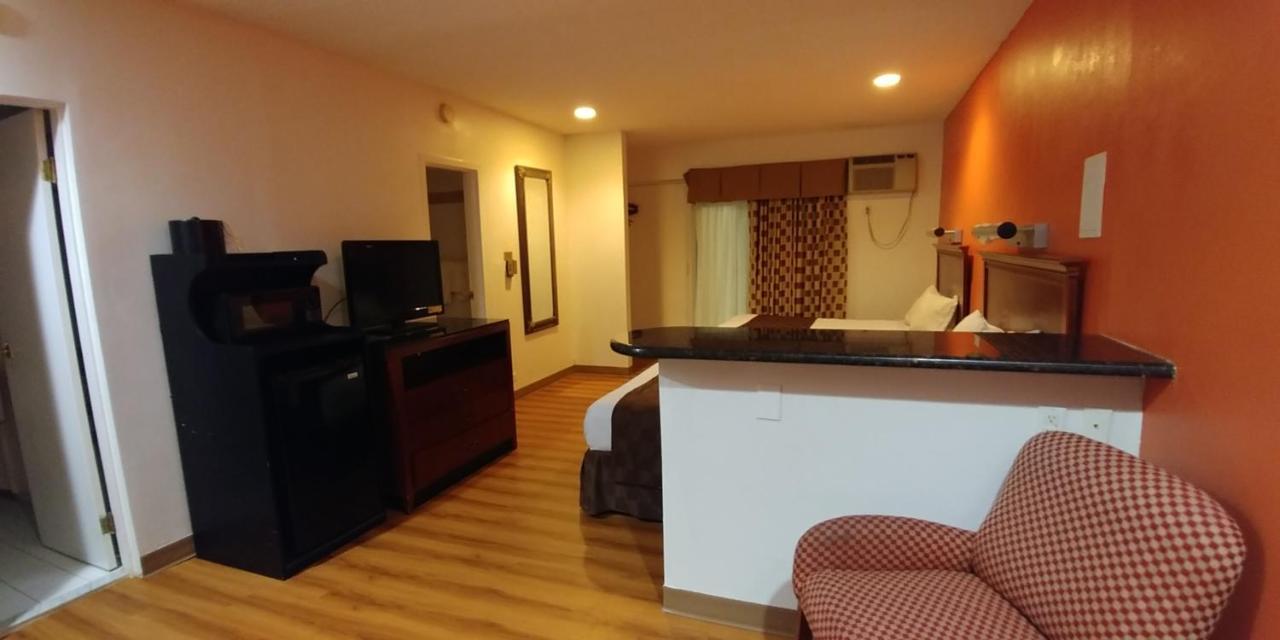 Days Inn Lexington Park Eksteriør bilde